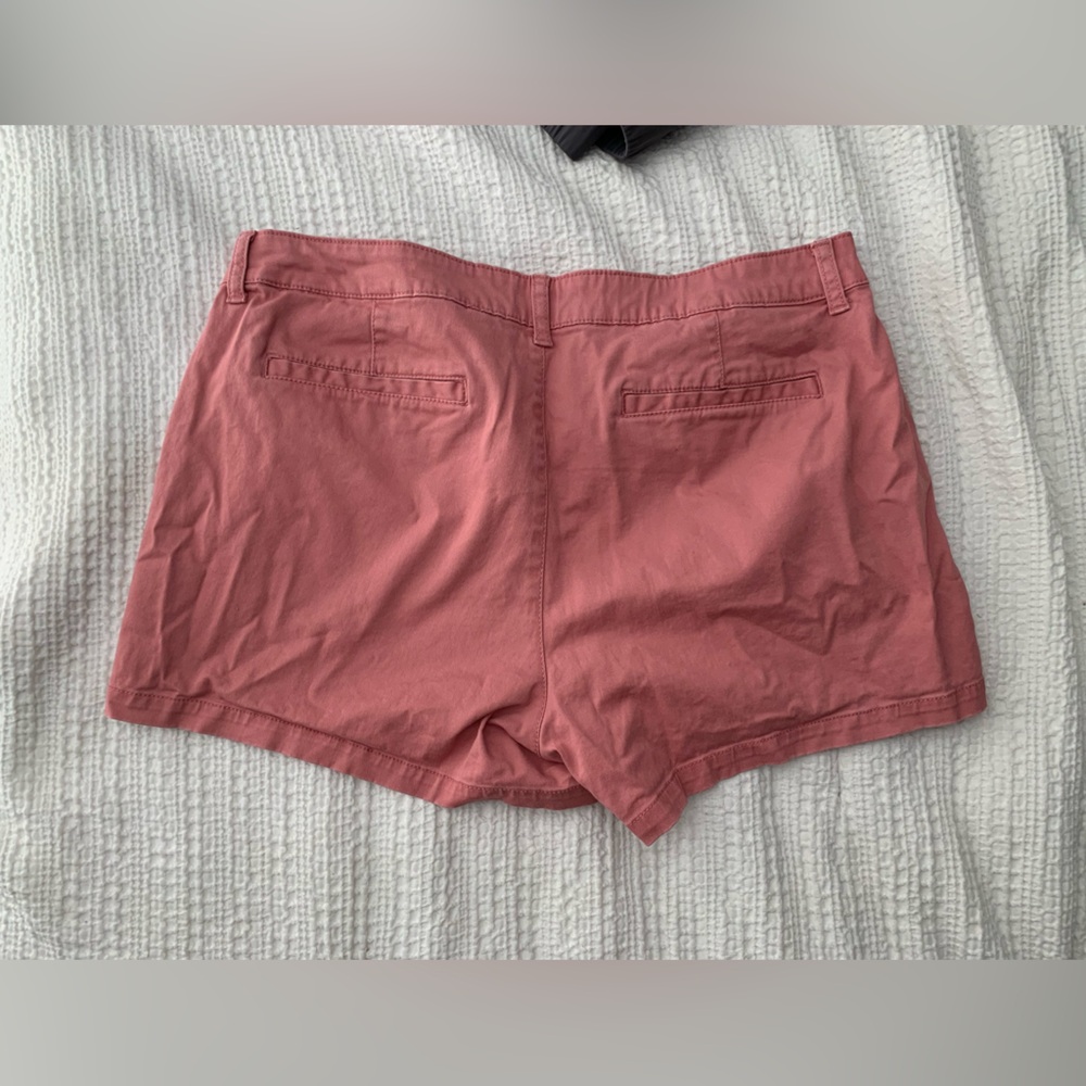 Pink shorts - Picture 3 of 3